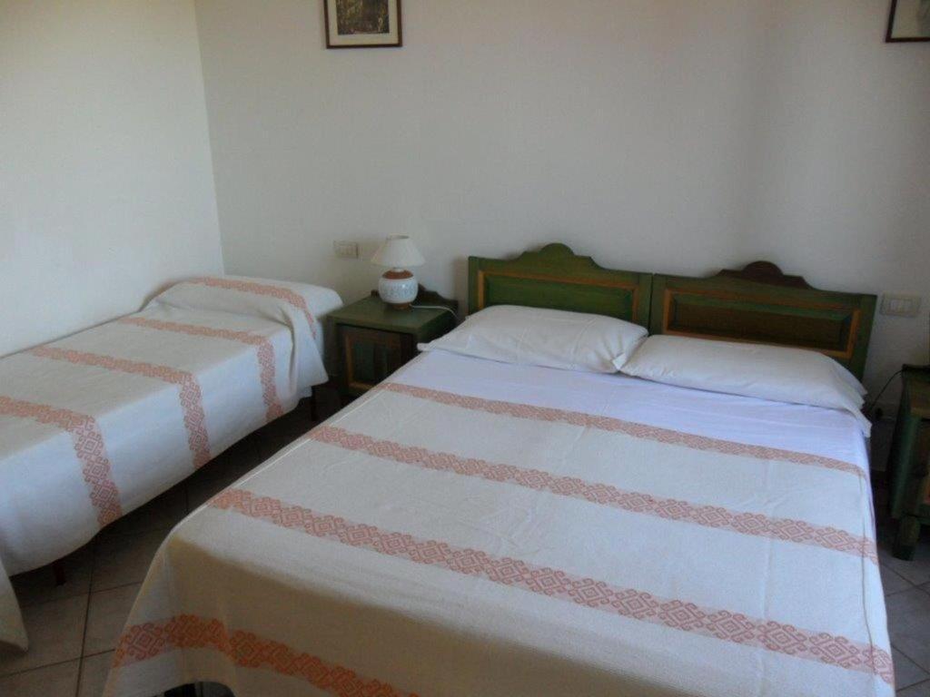 Hotel Sant'Efisio Lotzorai Ruang foto